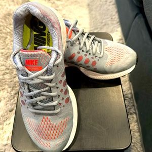 Nike pegasus 31 Grey women size 7.5